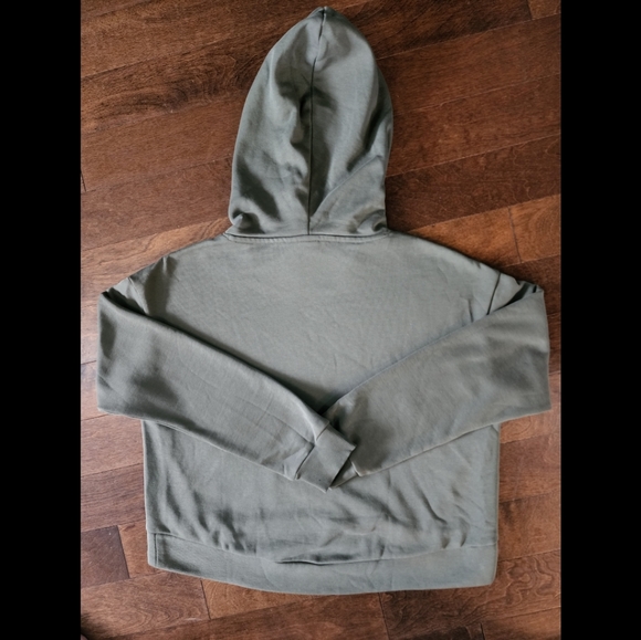 Puma Women's Pull Over Hoodie. Army Green. Size L. - Picture 5 of 6